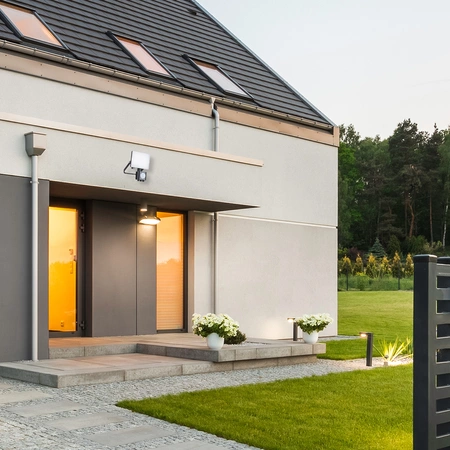 Naświetlacz LED 10W, PIR, 950lm, 5000K, EKN9017